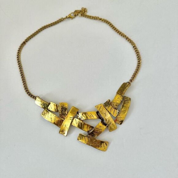 Rectangular gold tone geometric statement necklace - Picture 4 of 9